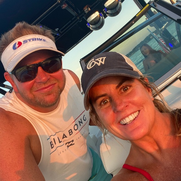 Meet your Posher, Loree - Picture 2 of 2